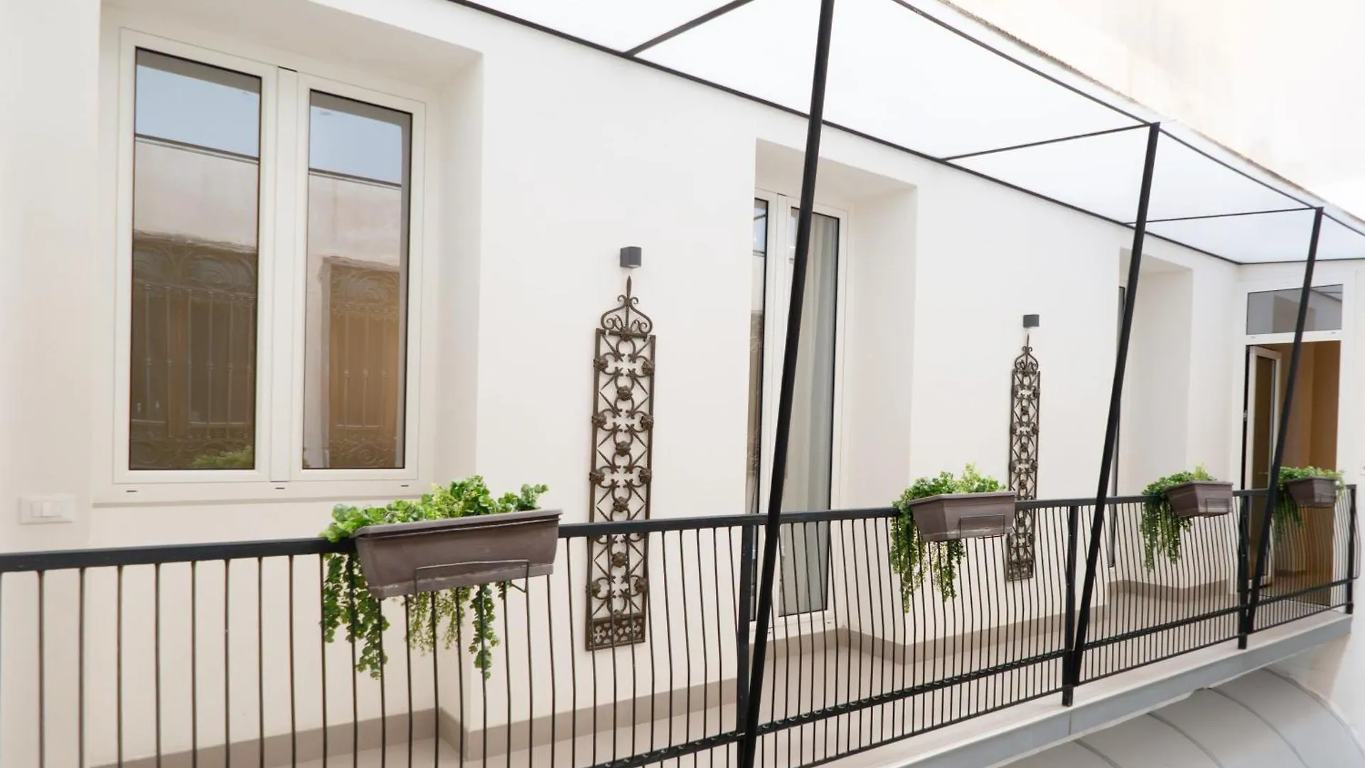 Notti O'Tunn Apartment Палермо