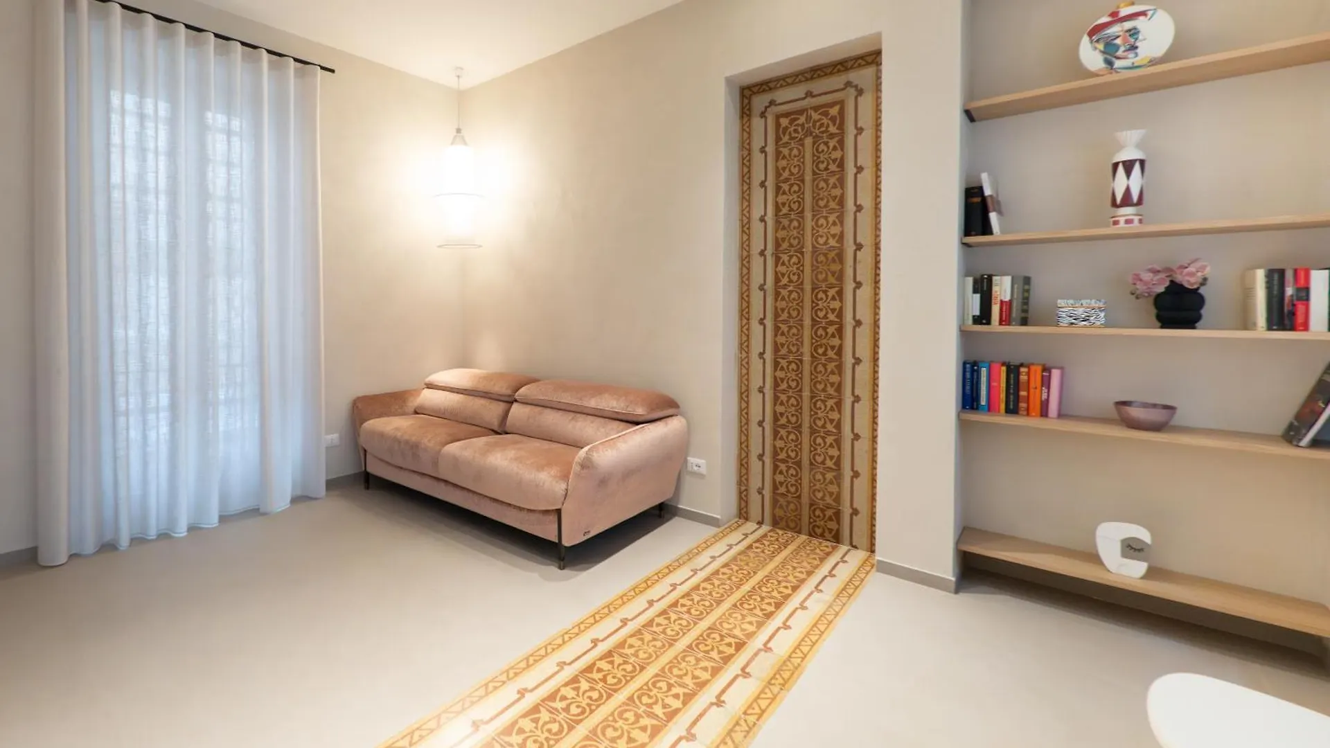 Notti O'Tunn Apartment パレルモ 0*,  イタリア